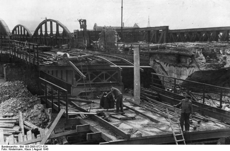 Berlin, Wiederaufbau des U-Bahn-Netzes