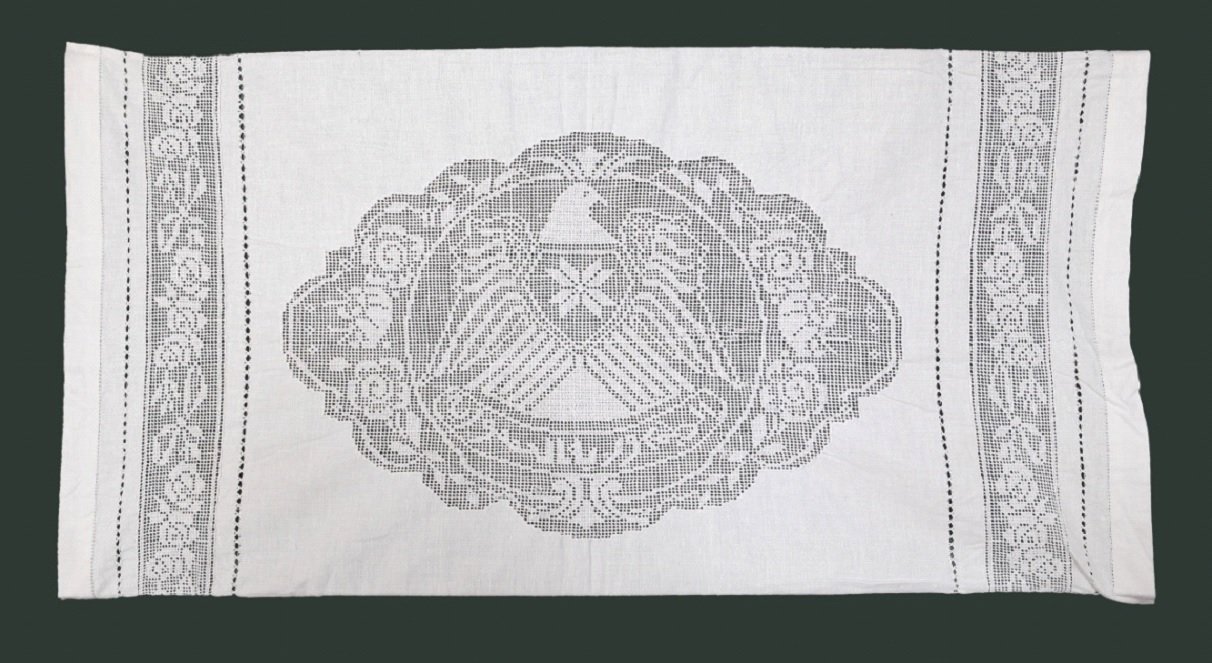 Pillowcase with the Syrian Eagle and the eight-edged star
