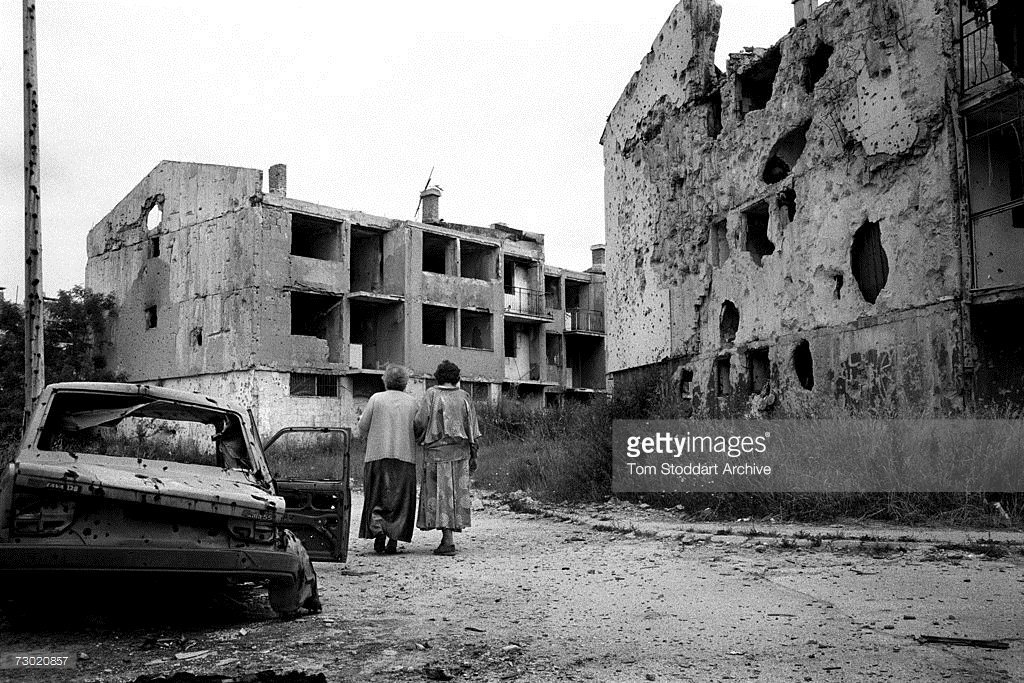 SARAJEVO, BOSNIA - APRIL 1996. Photo: Tom Stoddart/Getty Images.